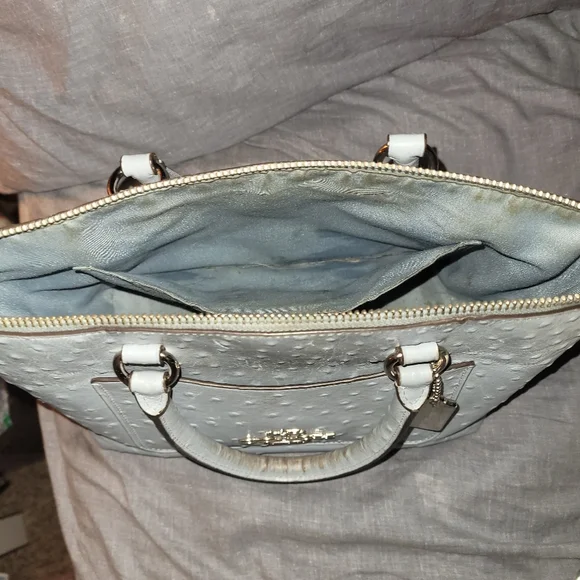 Coach handbag baby blue/ gray blue riveted cross-body strap included - Picture 4 of 11